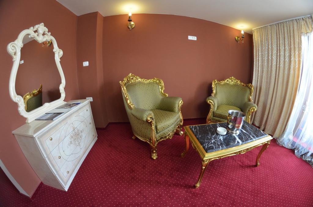 Hotel Le Baron 蒂米什瓦拉 客房 照片