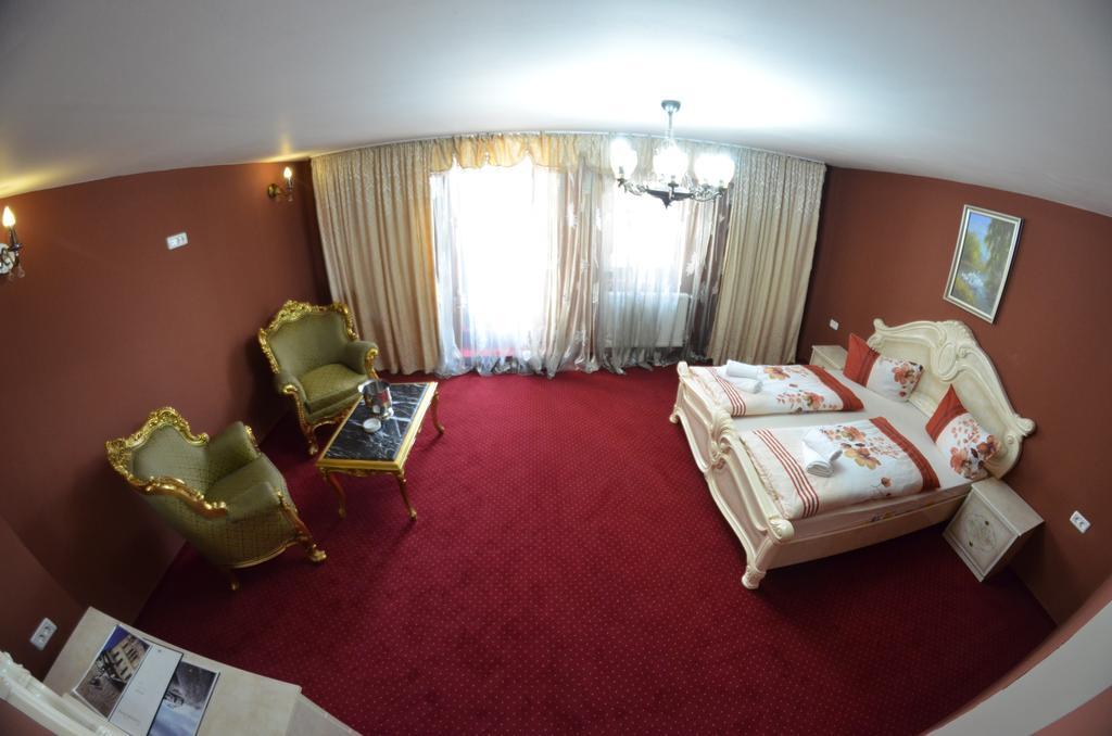Hotel Le Baron 蒂米什瓦拉 客房 照片