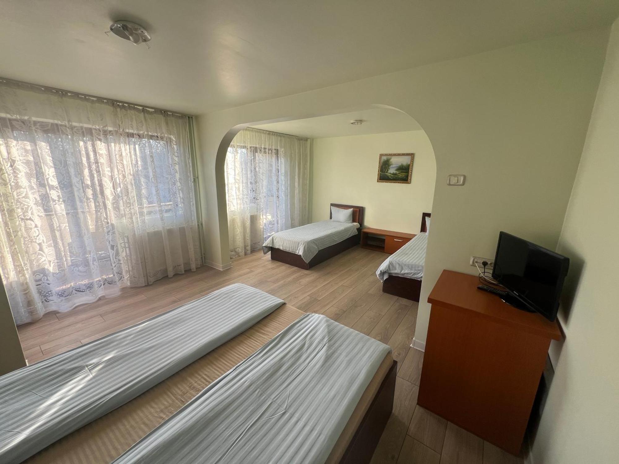Hotel Le Baron 蒂米什瓦拉 外观 照片